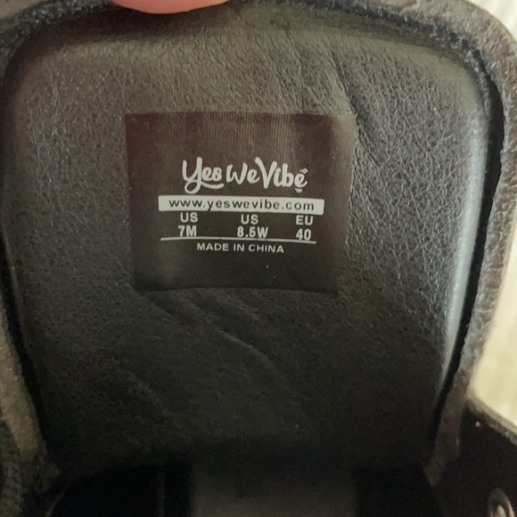 Yes We Vibe PEACEFUL Tie Die Swirl boots - Picture 10 of 10